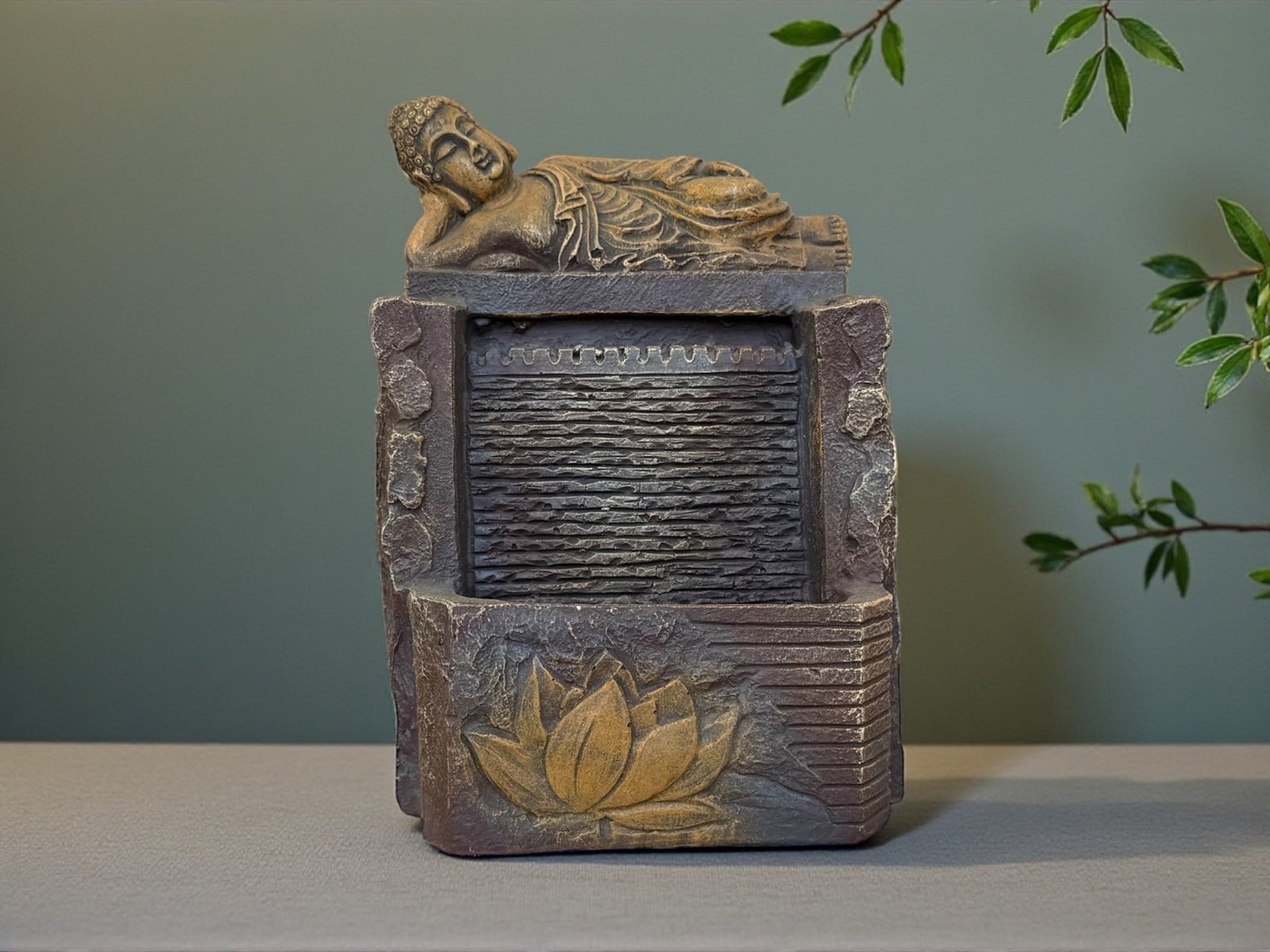 915O - Fuente Buda recostado c/luz 26 cm